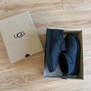 Brand new - Ugg classic ultra mini black 9